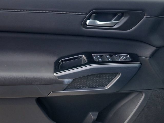 New 2026 Nissan Pathfinder SL FWD image 12