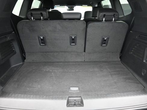 Used 2024 GMC Acadia Denali AWD/4WD image 12