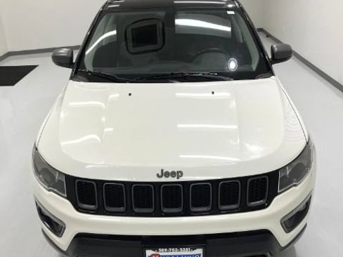 Used 2020 Jeep Compass Trailhawk AWD/4WD image 23