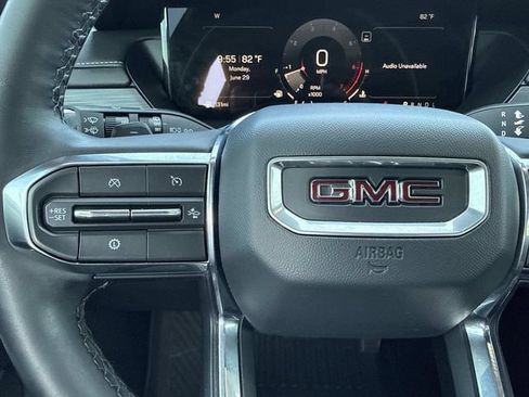 Used 2025 GMC Acadia Elevation w/ Elevation Premium Package FWD image 16