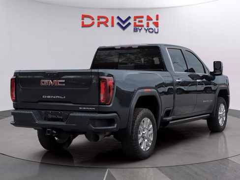 Used 2022 GMC Sierra 3500 Denali w/ Denali Ultimate Package image 6