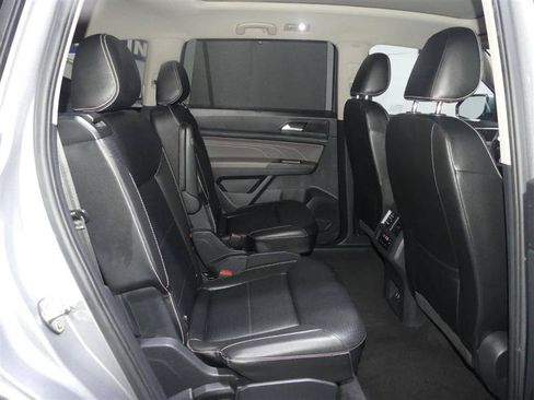 Used 2022 Volkswagen Atlas SE w/ Panoramic Sunroof Package FWD image 28