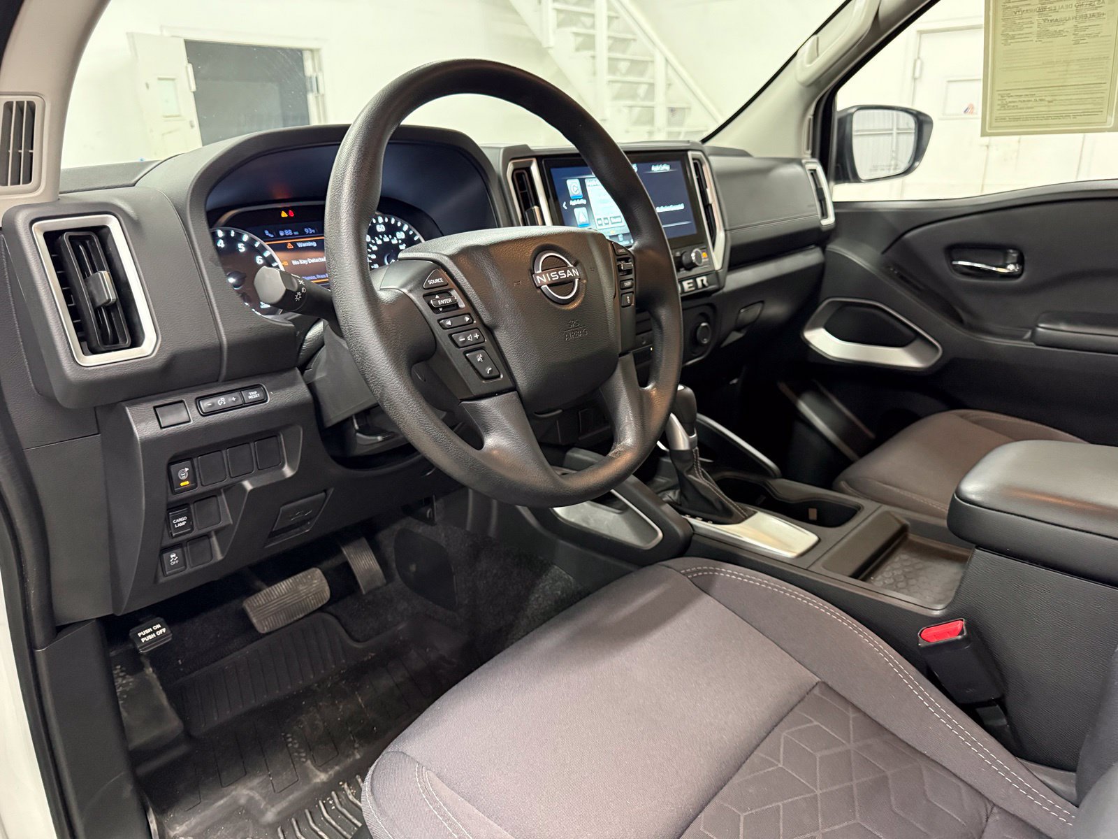 Used 2025 Nissan Frontier SV RWD image 16