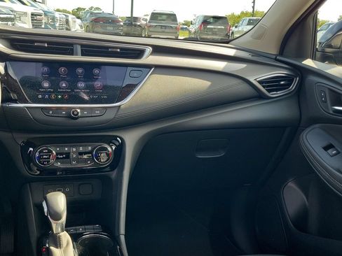 Used 2023 Buick Encore GX Essence w/ Experience Buick Package FWD image 18