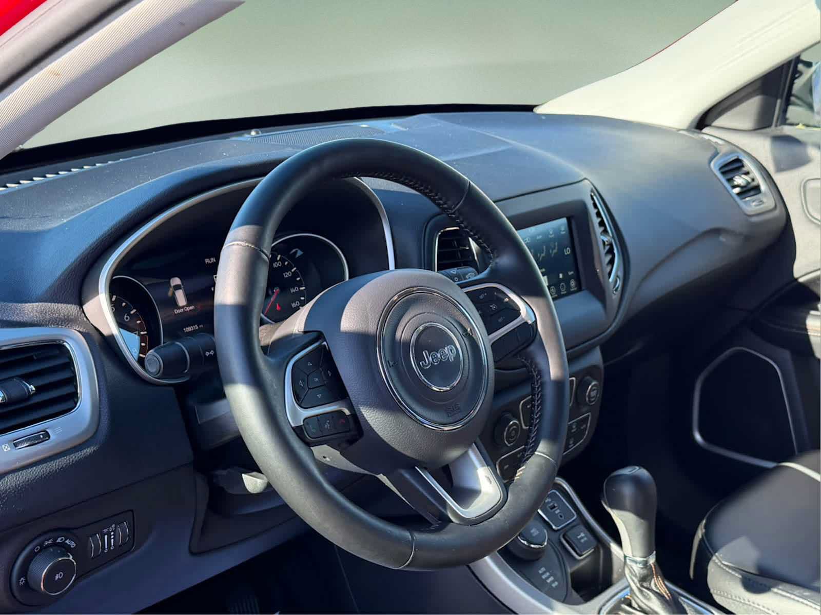 Used 2019 Jeep Compass Latitude w/ Popular Equipment Group AWD/4WD image 17