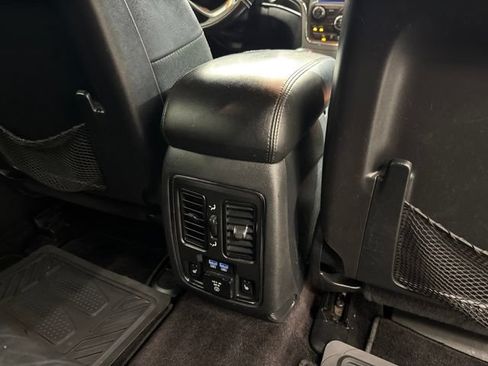 Used 2018 Jeep Grand Cherokee Limited w/ Luxury Group II AWD/4WD image 13