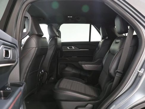 Used 2025 Ford Explorer ST-Line AWD/4WD image 31