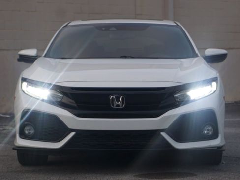 Used 2018 Honda Civic Sport Touring image 2