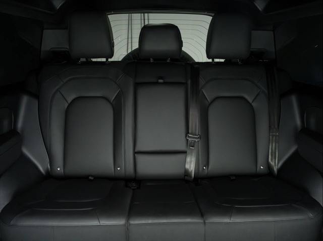 New 2026 Land Rover Defender 90 V8 AWD/4WD image 24