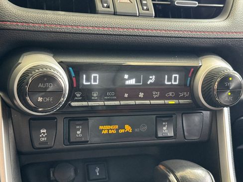 Certified 2021 Toyota RAV4 XSE w/ Weather Package AWD/4WD image 17