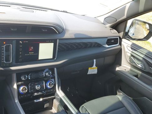 Used 2024 GMC Yukon Denali w/ Advanced Technology Package image 24