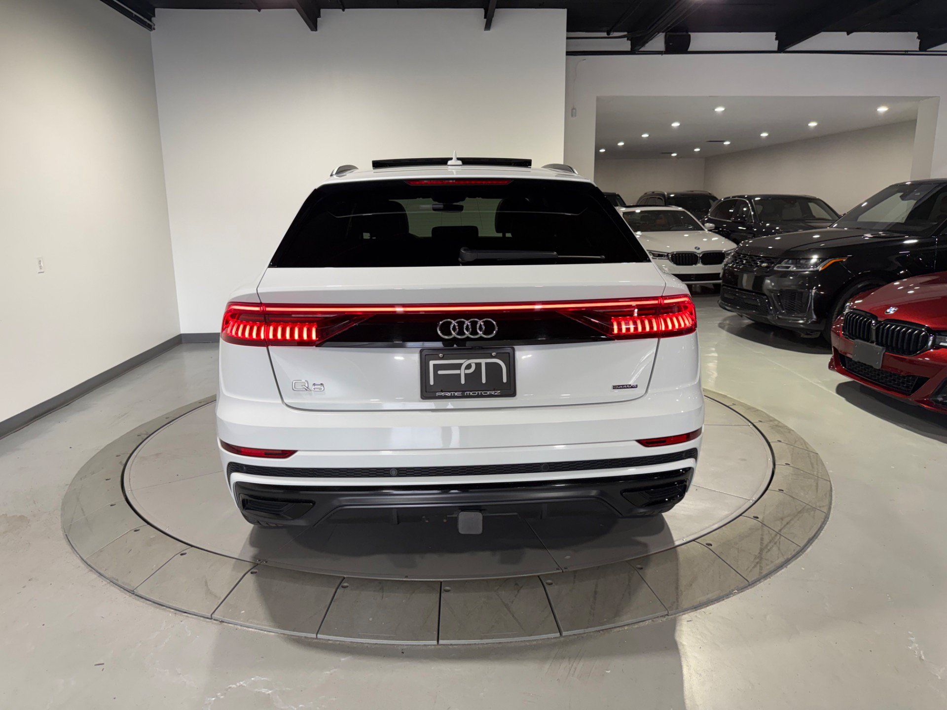 Used 2019 Audi Q8 Prestige w/ Luxury Package AWD/4WD image 18