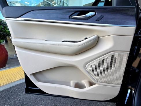 New 2025 Jeep Grand Cherokee L Limited w/ Trailer Tow Package image 21