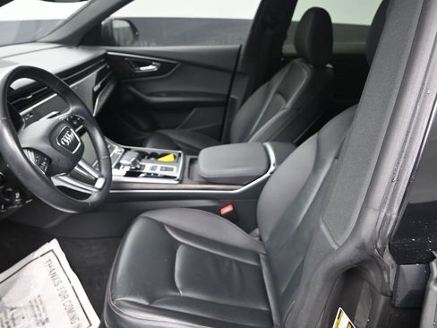 Used 2021 Audi Q8 Premium w/ Black Optic Package image 14