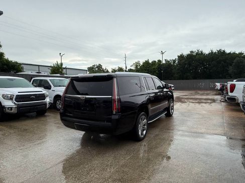 Used 2020 Cadillac Escalade ESV Luxury RWD image 5