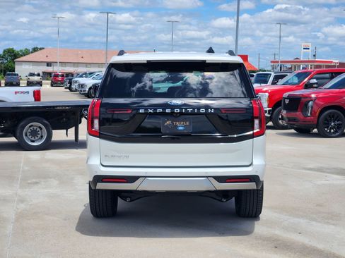 New 2026 Ford Expedition Platinum w/ Driver's Package AWD/4WD image 8