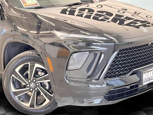 Certified 2025 Buick Enclave Sport Touring image 33