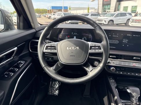 Used 2025 Kia Telluride S image 17