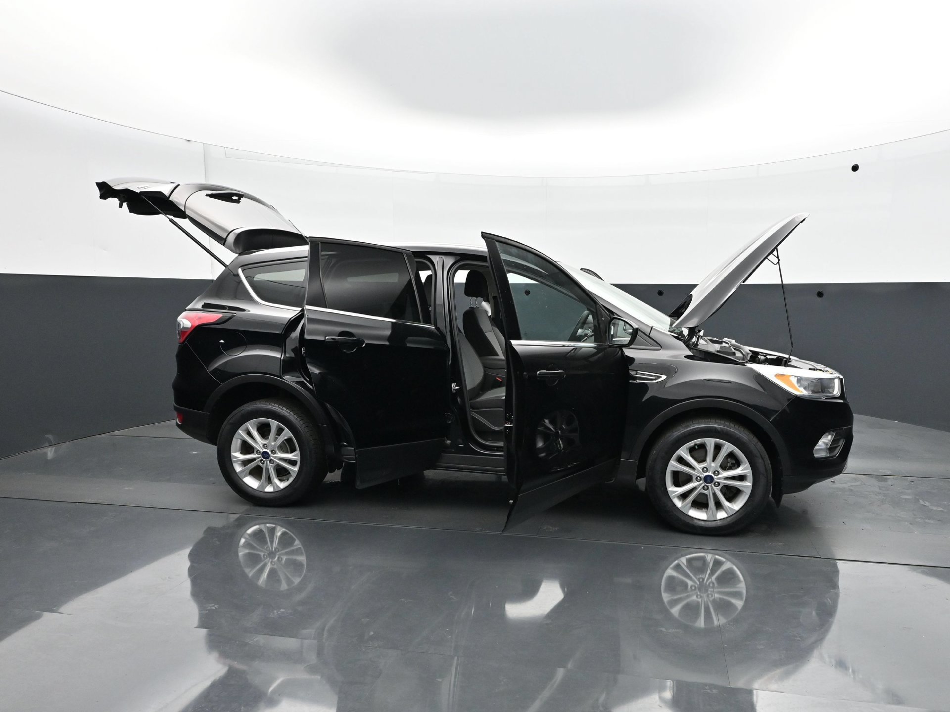 Used 2017 Ford Escape SE AWD/4WD image 34