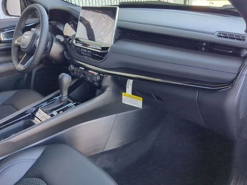 New 2026 Jeep Compass Latitude image 20