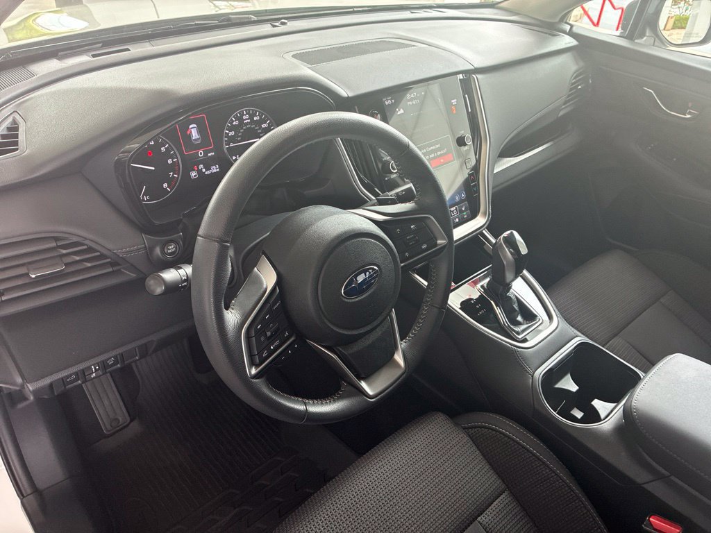 Used 2025 Subaru Outback Premium AWD/4WD image 13