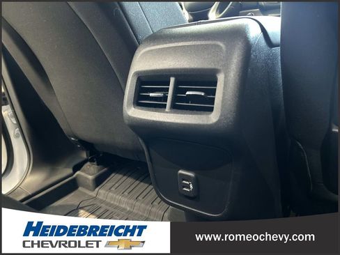 Used 2023 GMC Terrain SLE w/ Driver Convenience Package FWD image 17