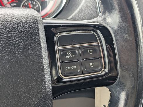 Used 2019 Dodge Grand Caravan SXT image 26