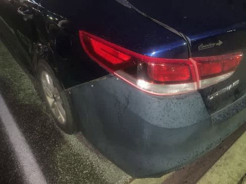 Used 2018 Kia Optima LX image 4