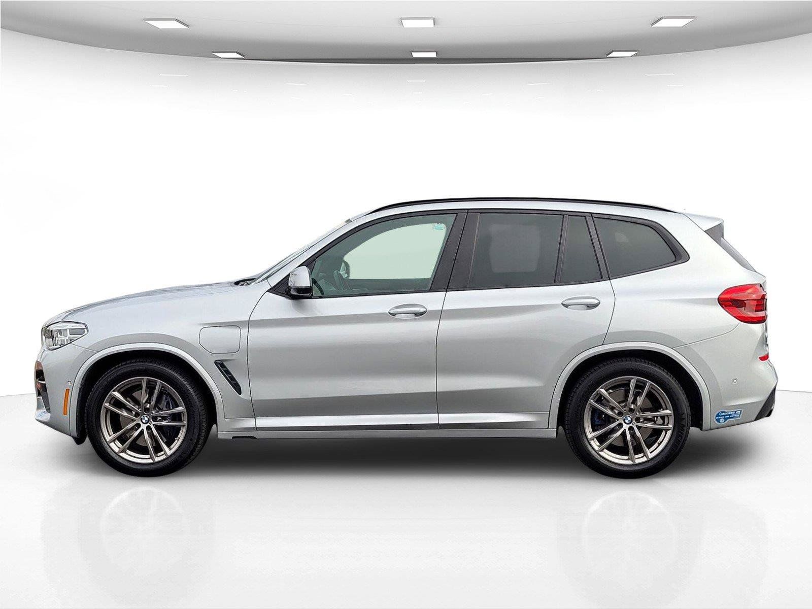 Used 2021 BMW X3 xDrive30e w/ Executive Package AWD/4WD image 9