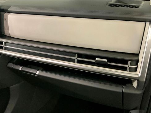 Used 2025 Hyundai Santa Fe SEL AWD/4WD image 16