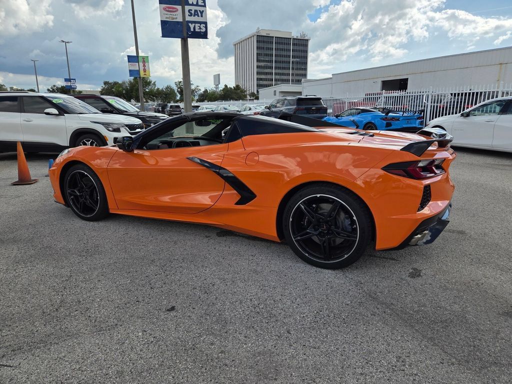 Used 2022 Chevrolet Corvette Stingray Premium Conv w/ Z51 Performance Package RWD image 9