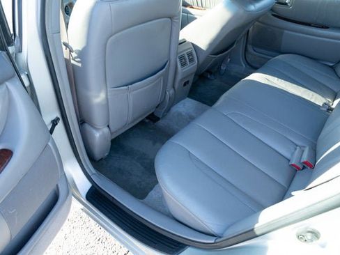 Used 2000 Toyota Avalon XLS image 24