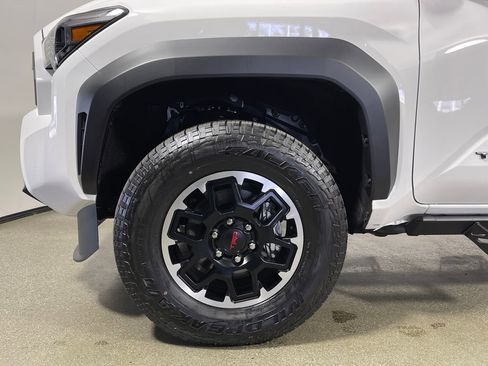 Certified 2025 Toyota Tacoma TRD Off-Road w/ TRD Off Road Premium Package image 11