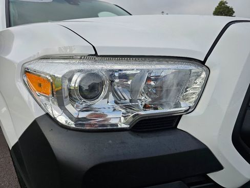 Used 2020 Toyota Tacoma SR image 7