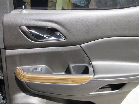 Used 2022 GMC Acadia SLE w/ Driver Convenience Package image 29