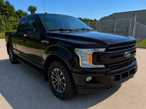 Used 2018 Ford F150 XLT w/ Equipment Group 302A Luxury AWD/4WD image 9
