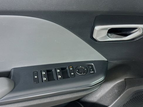 Used 2025 Kia K4 LXS image 15