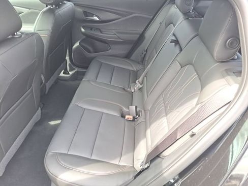 New 2026 Buick Envista Avenir image 9