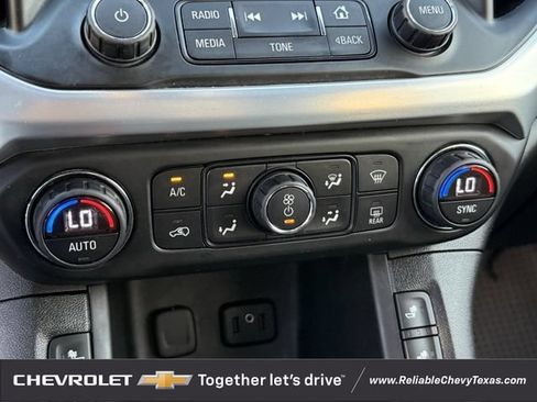 Used 2017 GMC Acadia SLT w/ LPO, Black Accent Package AWD/4WD image 21