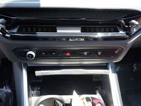 Used 2025 BMW 230i Coupe RWD image 19