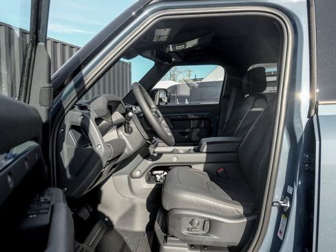Used 2025 Land Rover Defender 110 S AWD/4WD image 10