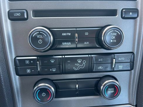 Used 2010 Ford Taurus SEL FWD image 17