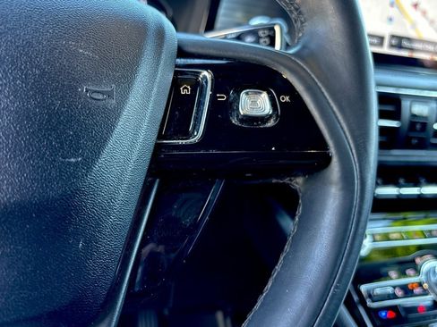 Used 2021 Lincoln Corsair FWD w/ Convenience Package image 18