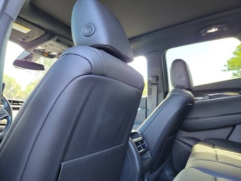 Used 2021 Cadillac XT5 Premium Luxury w/ LPO, Floor Liner Package AWD/4WD image 20