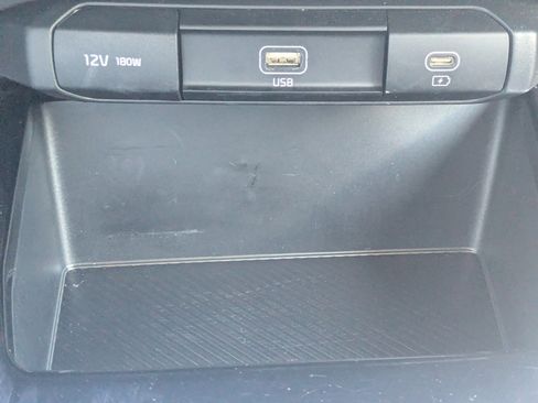 Used 2024 Kia Niro LX image 27