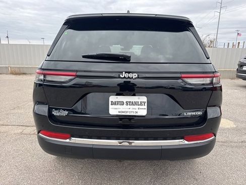 New 2025 Jeep Grand Cherokee Laredo image 5