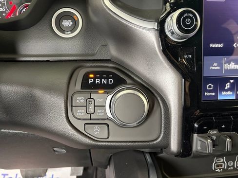 New 2026 RAM 1500 4x4 Crew Cab image 11