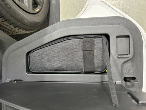 Used 2023 Rivian R1T Adventure image 32