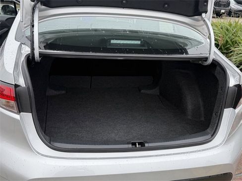 Used 2025 Toyota Corolla LE image 22