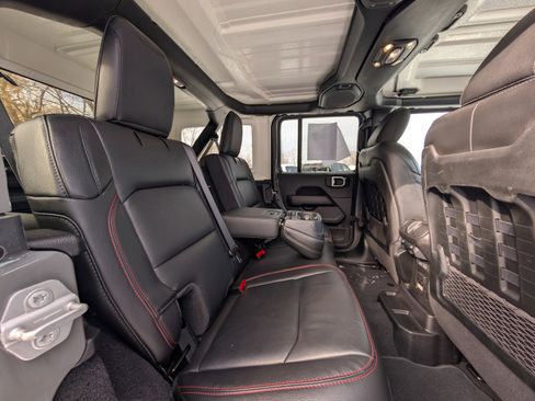 Used 2021 Jeep Wrangler Unlimited Rubicon image 45